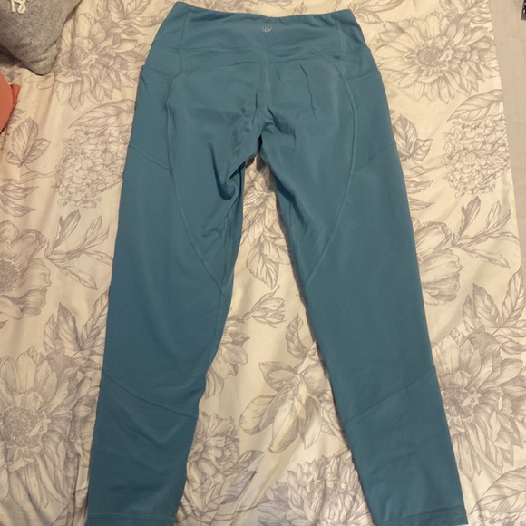 TYC-Til You Collapse Effortless Heart Booty Leggings color Marlin - Picture 3 of 4